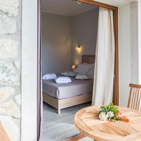 Erikousa Palace Double Bed & Breakfast
